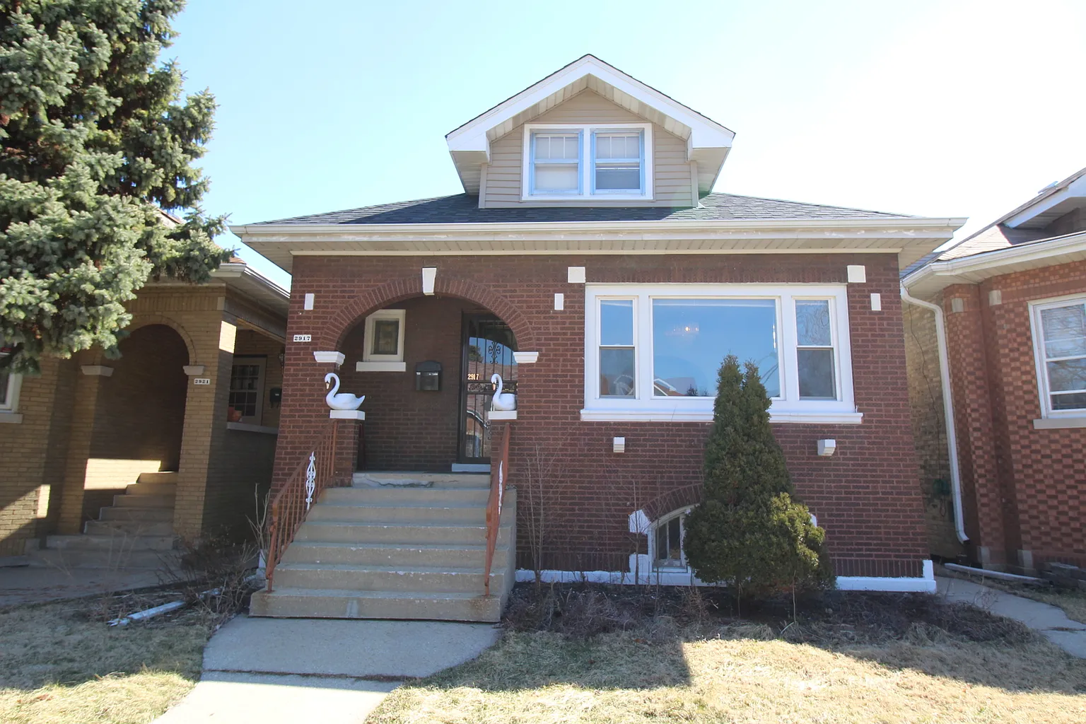 2917 N Lotus Ave photo 1