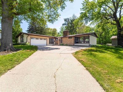 2515 Harmony Dr, Bettendorf, IA, 52722