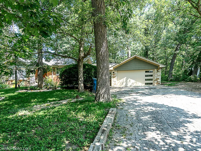 8816 W 123rd St — Photo 26