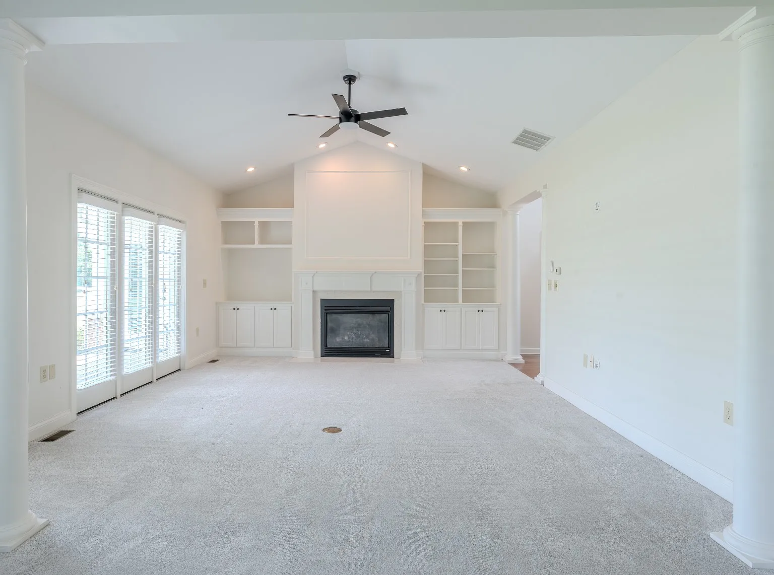 3 bed, 2.5 bath, 2177 sqft, $3,200 — Photo 4