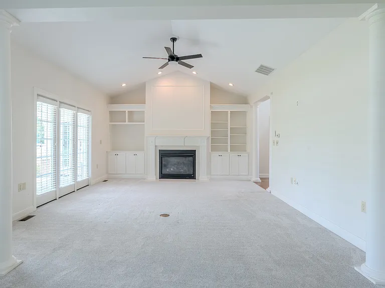 8196 Course View Dr — Photo 4