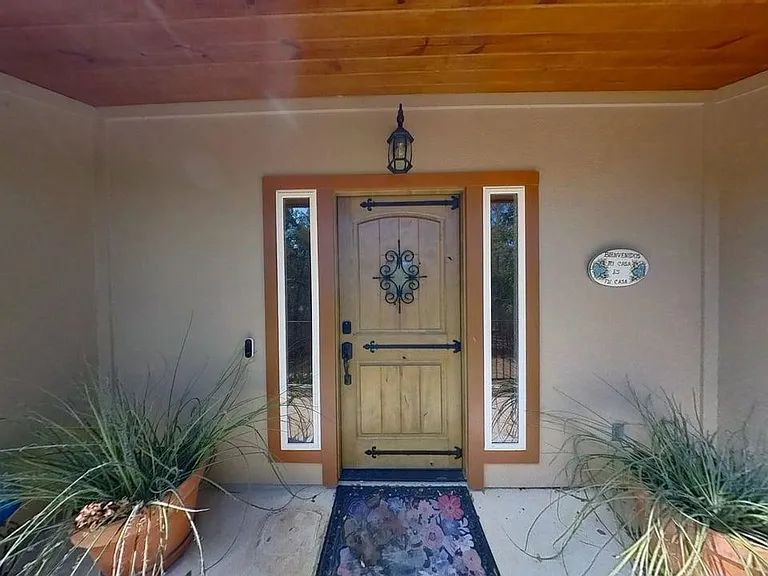 1405 Palomino Ln — Photo 2
