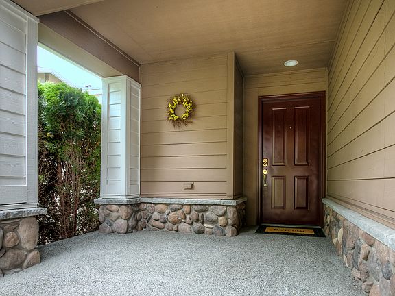 3rd image of 22528 SE 12th Pl