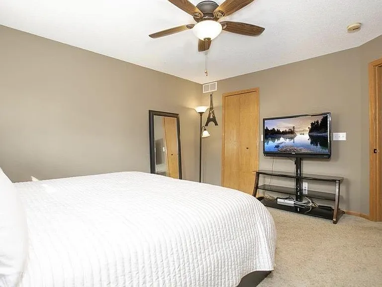 8460 Kimball Dr — Photo 15