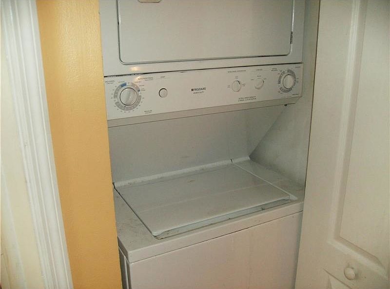 2nd image of 21276 NE 8th Pl