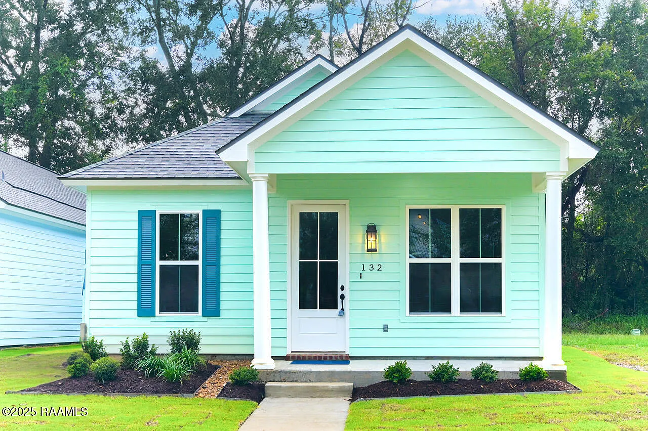 3 bed, 1263 sqft, $1,850 — Photo 1