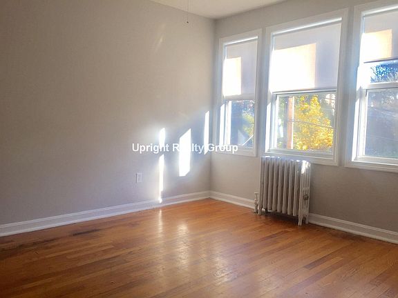 5th image of 54 Carlisle St #1