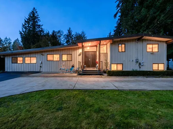 475 Newlands Rd, West Vancouver, BC V7T 1W3