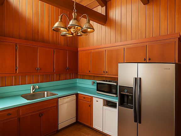 5th image of 122 Jay Dr