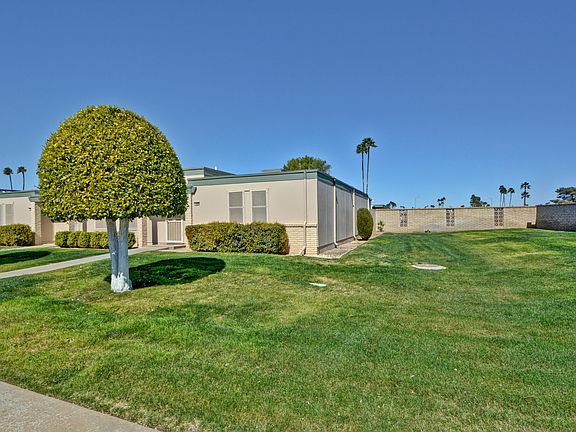 2nd image of 9902 W Hawthorn Dr