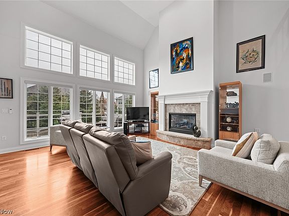 4th image of 343 Glasgow Dr