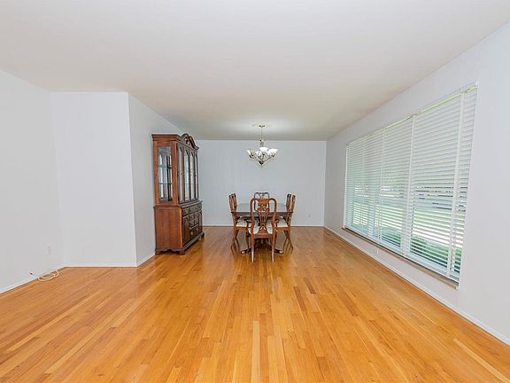 5th image of 7606 Mayberry Dr