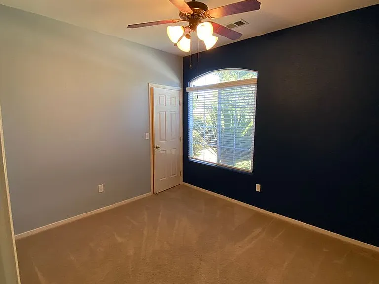 2643 W Oakridge Ave — Photo 26