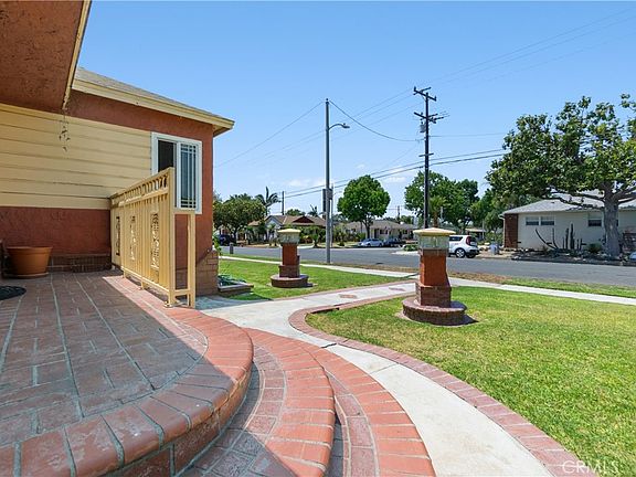 4th image of 11028 Spinning Ave