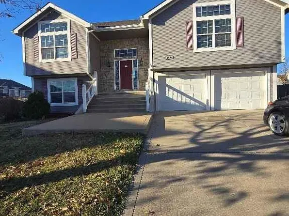4000 Cades Cv, Leavenworth, KS 66048