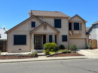 945 Edgewood Cir, Suisun City, CA 94585