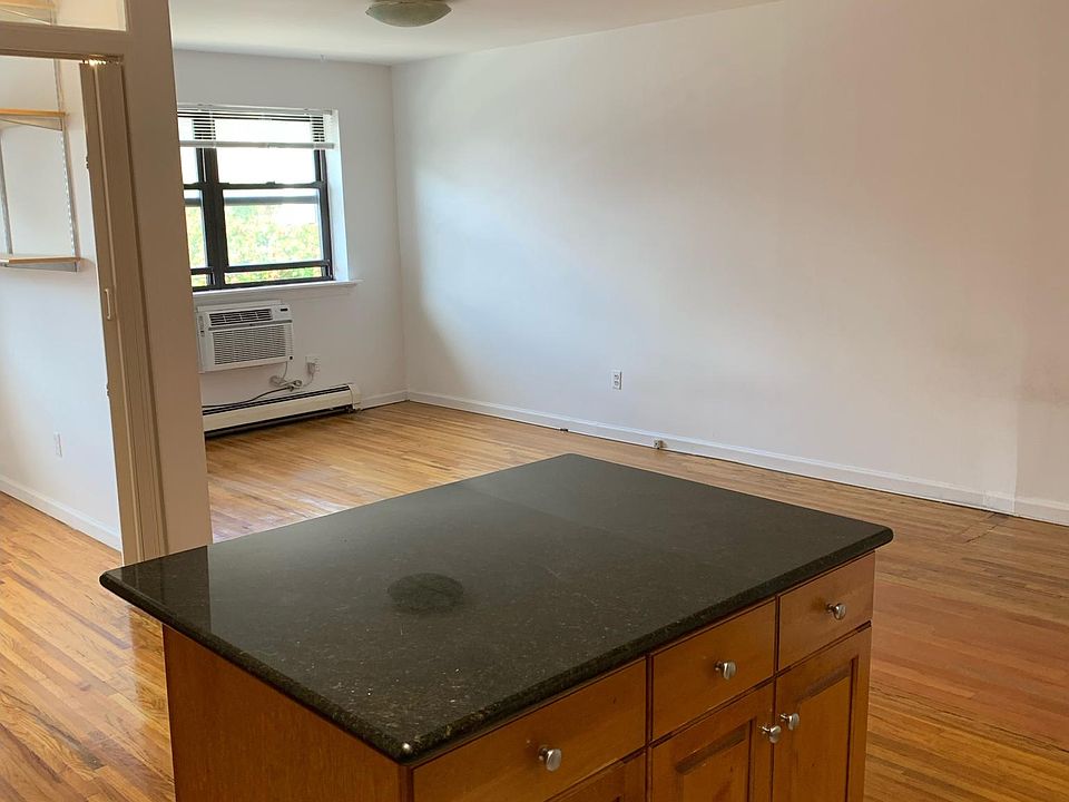 1st image of 3827 147th St Floor 3