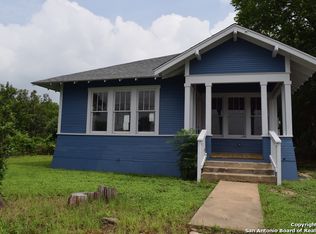 506 E Donegan St, Seguin, TX 78155