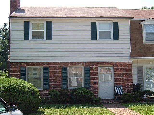 1st image of 145 Holmes Cir