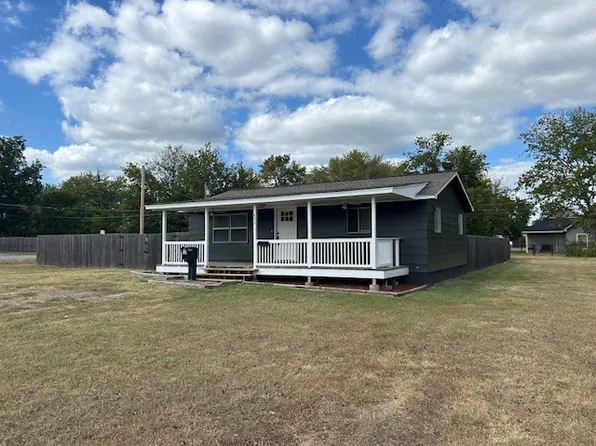 422 W 4th St, Skiatook, OK 74070