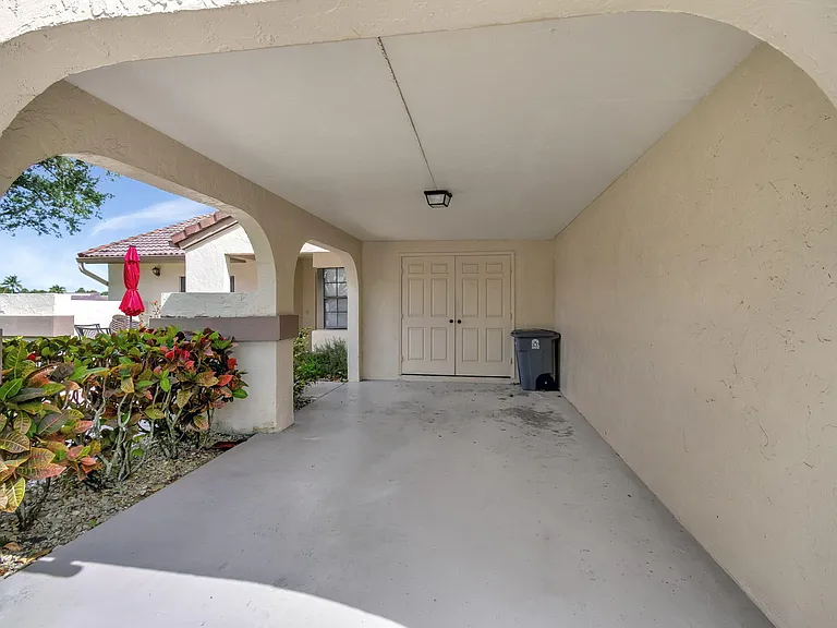 5531 Parkwalk Cir E — Photo 5