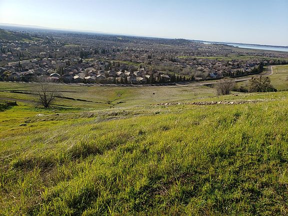 2nd image of 3100 Vista Le Fonti