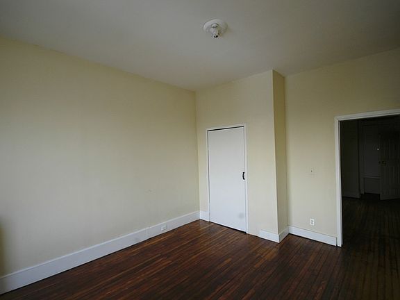 3rd image of 121 Van Buren St APT 9