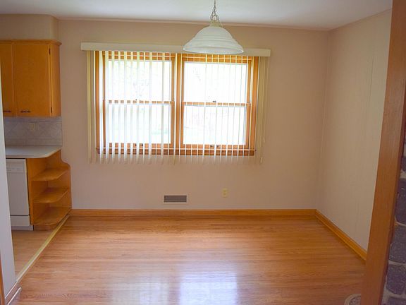 5th image of 11212 E 50th St