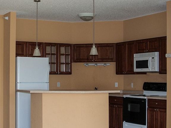 4th image of 649 Old Highway 8 NW APT 113