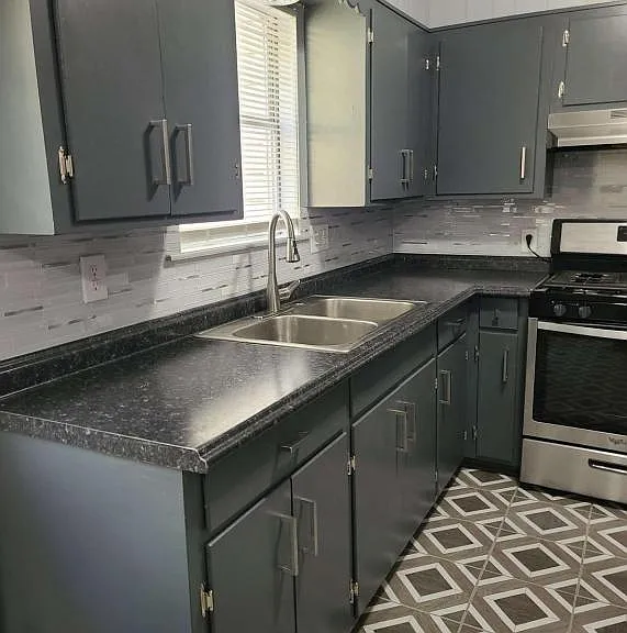 329 E 6th St #2 — Photo 9
