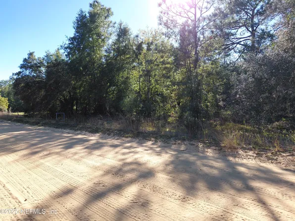 222 HAMILTON Avenue, Interlachen, FL 32148