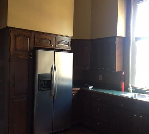 5th image of 600 Belleville St