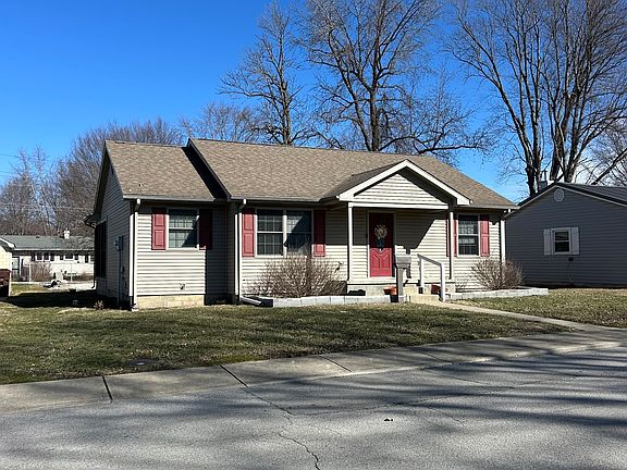 2nd image of 410 E Illinois St