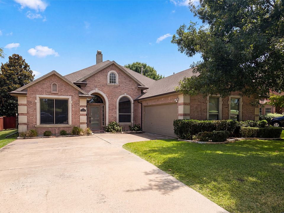 1st image of 2404 Royal Birkdale Dr