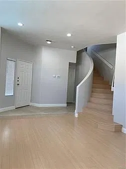 3 bed, 3.0 bath, 1752 sqft, $3,400 — Photo 4