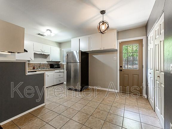 4th image of 1400 Greenwood Ave