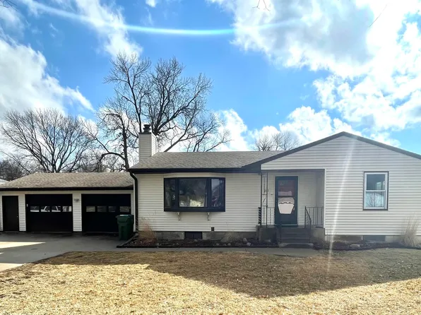 1517 H St, Geneva, NE 68361