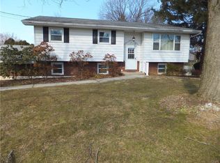 2711 Plymouth Dr, Easton, PA 18045
