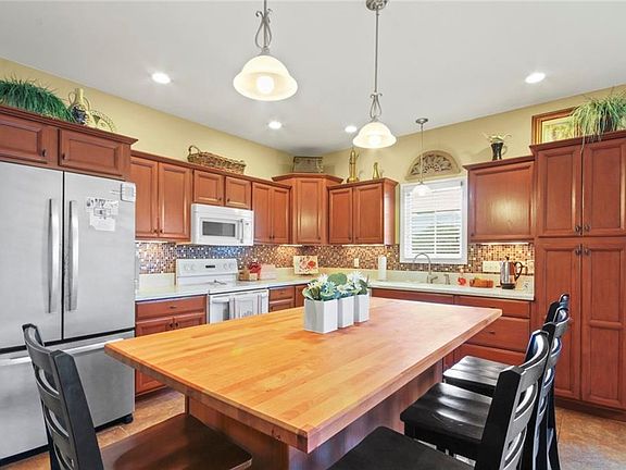 5th image of 1879 Mallard Ln