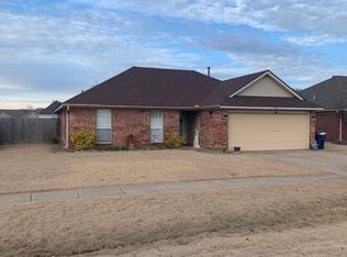 221 Amy Cir, Marion, AR 72364