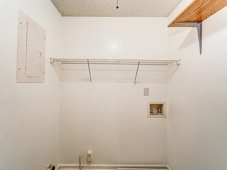 4355 E Paulding Dr — Photo 10
