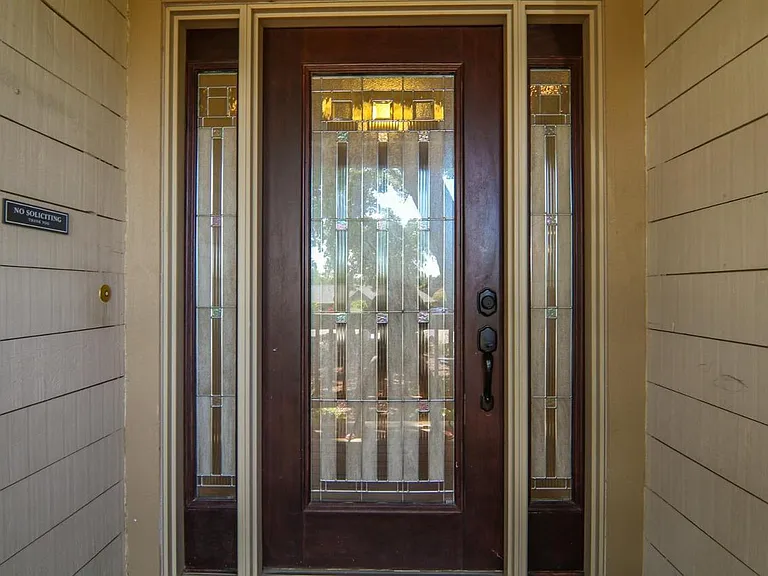 Elmwood Ct — Photo 3