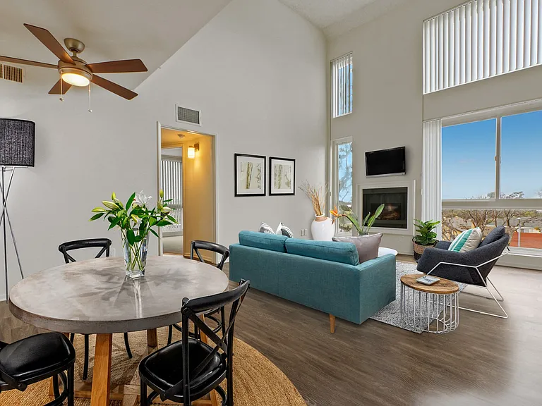 Park Overland Apartments — Photo 11