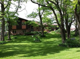 E11177 Pine Acres Dr, Baraboo, WI 53913