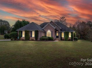 2513 Burton Estates Ln, Lincolnton, NC 28092