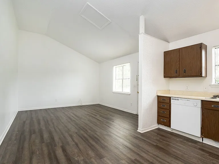 26 Nicole Ln — Photo 8