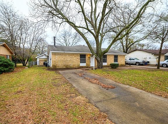 2nd image of 134 Bellaire Dr