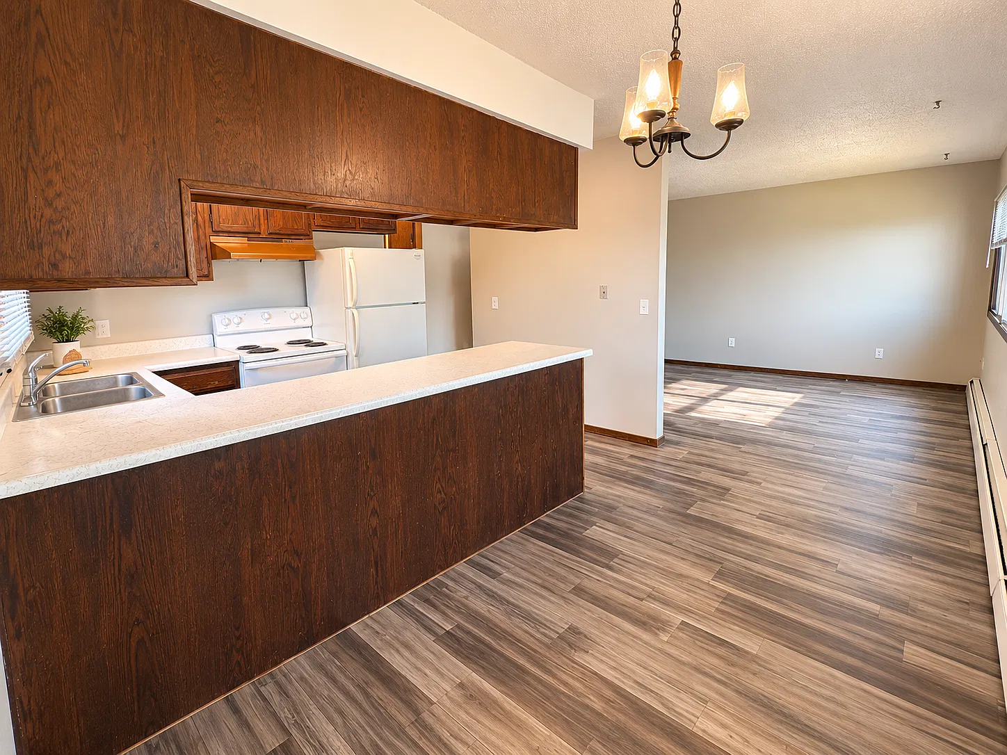 2 bed, 850 sqft, $825 — Photo 2