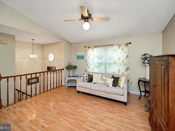 5th image of 7022 Soulier Ln