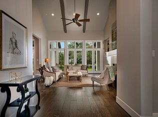 7 S Bayou Club Ct, The Woodlands, TX 77389